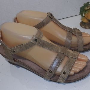 Taos 5485 Wanderer Brown Sandals 38
